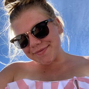 Meet your Posher, Makenzie